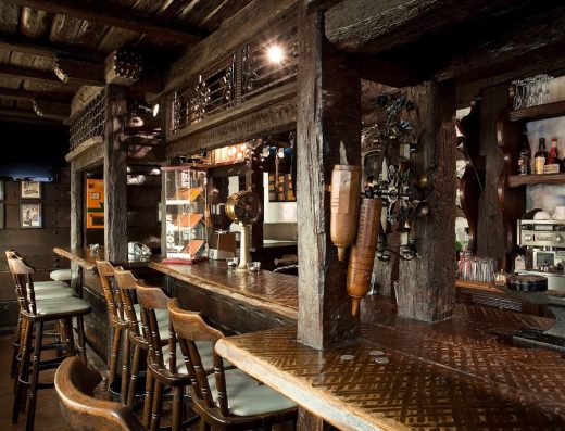 Recki’s Restaurant & Bar